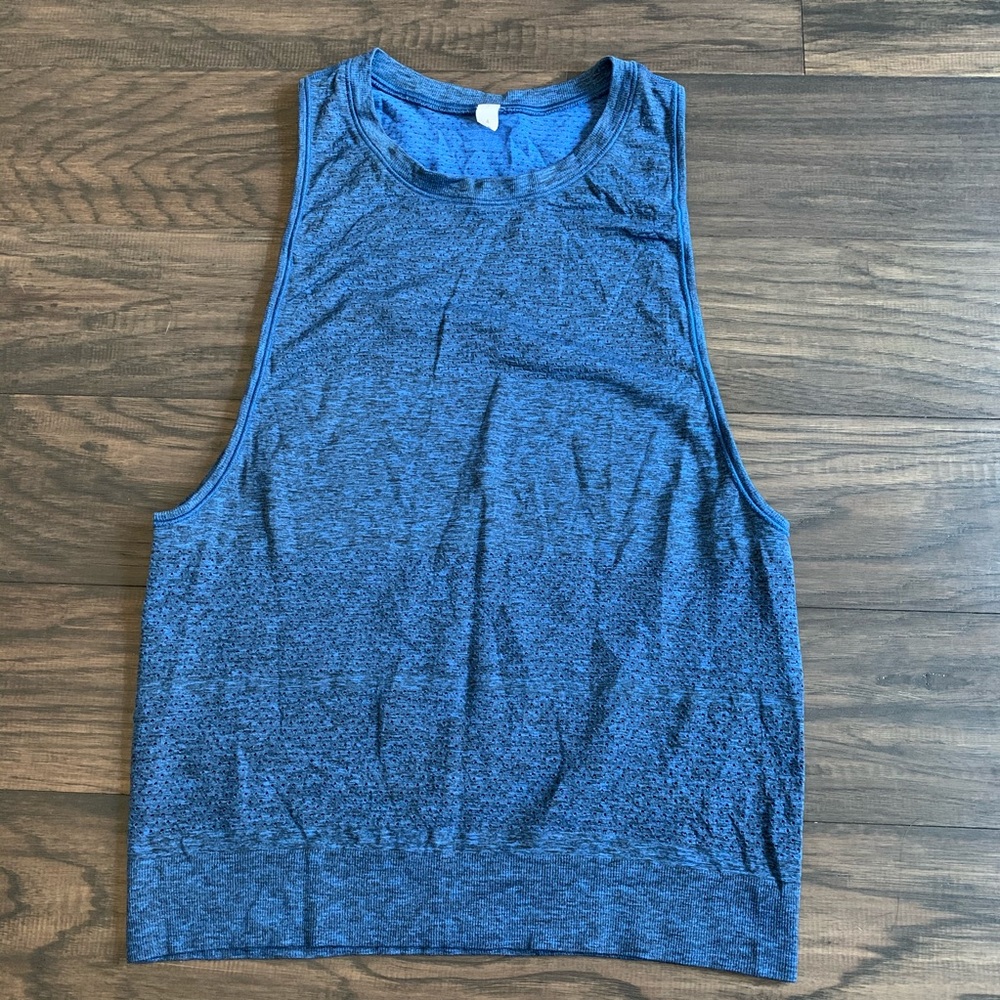 Lululemon seamless laser cut size 4 tank top